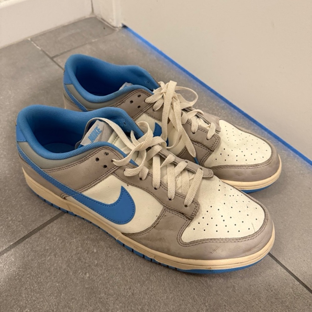 Nike Men's Blue and White Sneakers